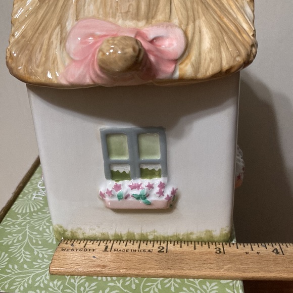 CIRCLE OF KINDNESS DOOLAN STREET COTTAGE STORAGE JAR - Picture 14 of 16